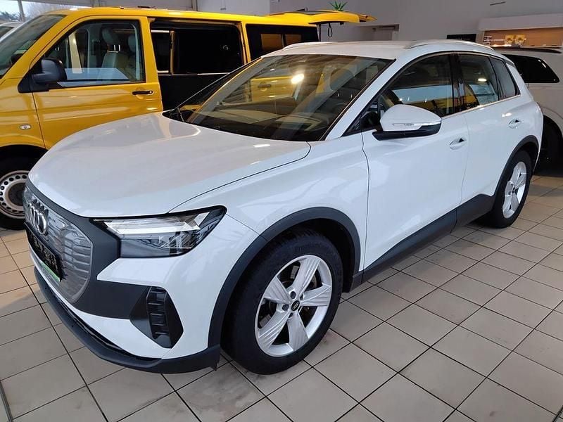 Weiß Gebraucht 2023 Audi Q4 e-tron SUV | 29.990 € (Guter Preis) - Bild 1/4