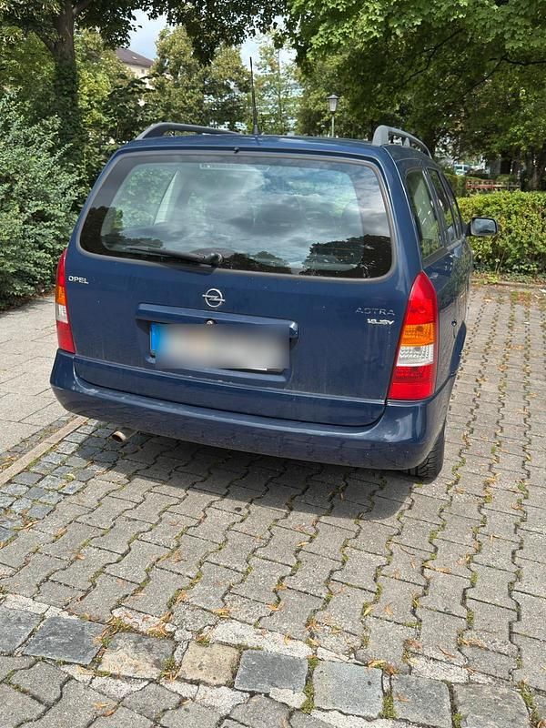 Blau Gebraucht 1999 Opel Astra Kombi | 700 € (Guter Preis) - Bild 1/4