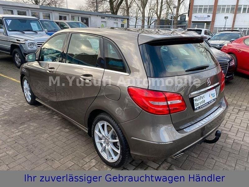Gebraucht Mercedes B220 Sport 170 PS (125 kW) 2014 Grau Van / Kleinbus