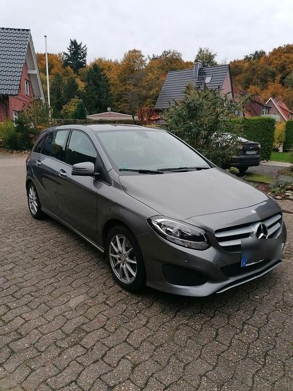 Gebraucht Mercedes B250 211 PS (155 kW) 2015 Grau Van / Kleinbus