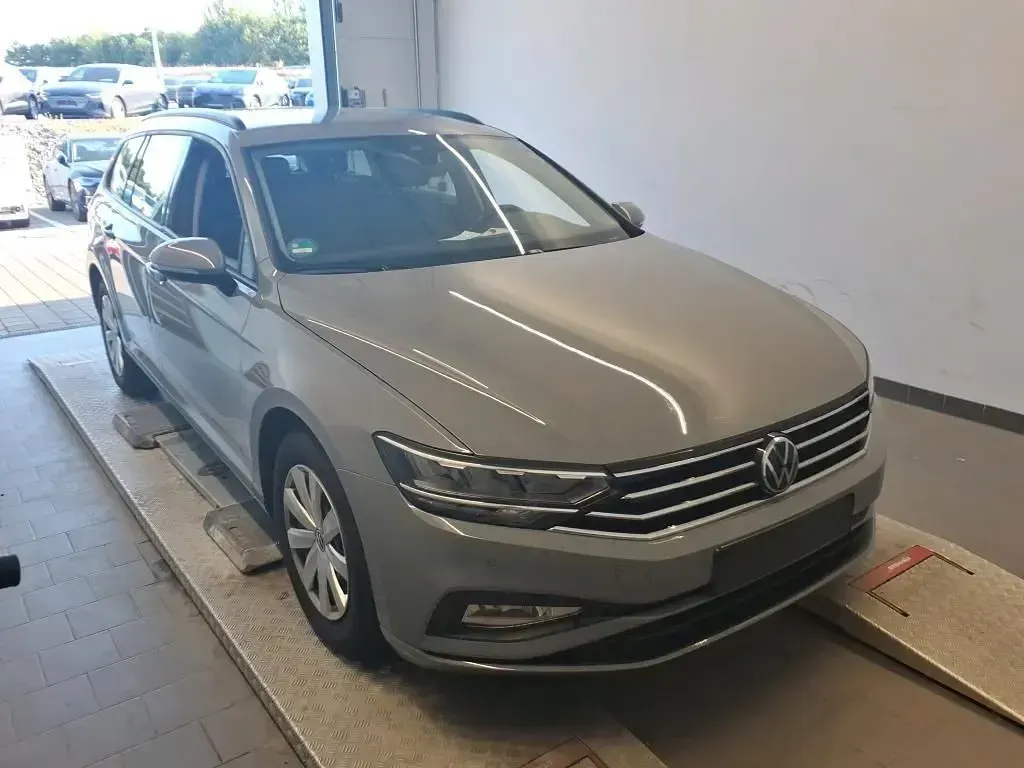 Gebraucht VW Passat Conceptline 122 PS (89 kW) 2022 Grau Kombi