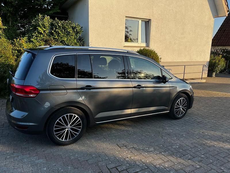 Gebraucht VW Touran 150 PS (110 kW) 2016 Grau Van / Kleinbus
