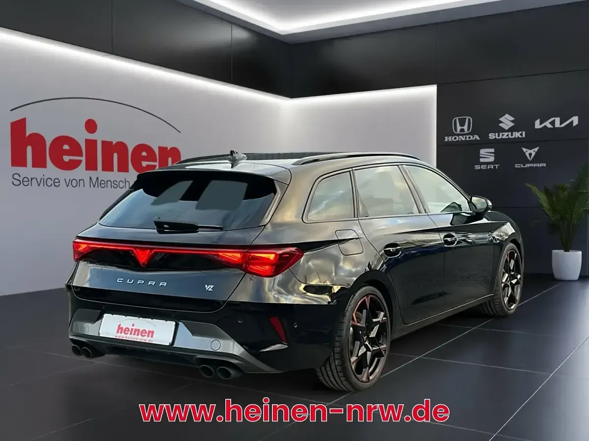 Usata Cupra Leon 333 CV (244 kW) 2025 Nero Berlina