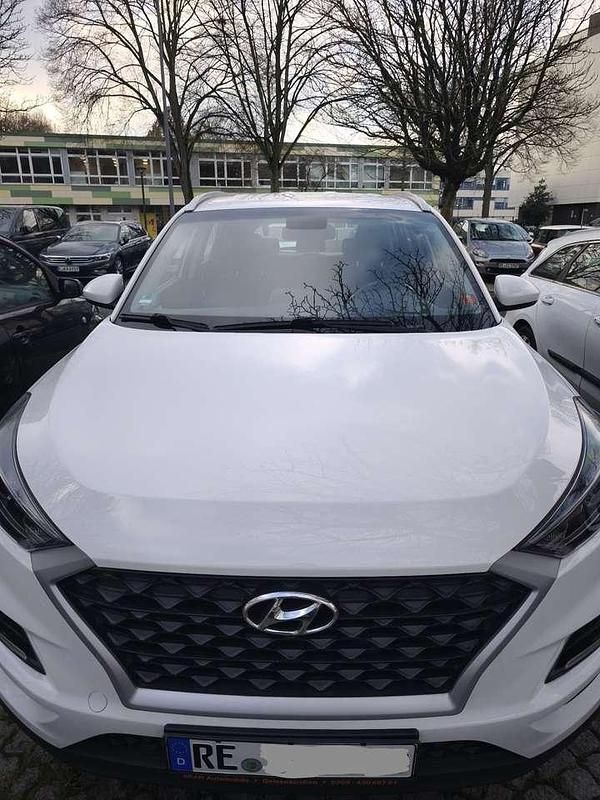 Weiß Gebraucht 2019 Hyundai Tucson Trend SUV | 16.500 € (Fairer Preis) - Bild 1/4