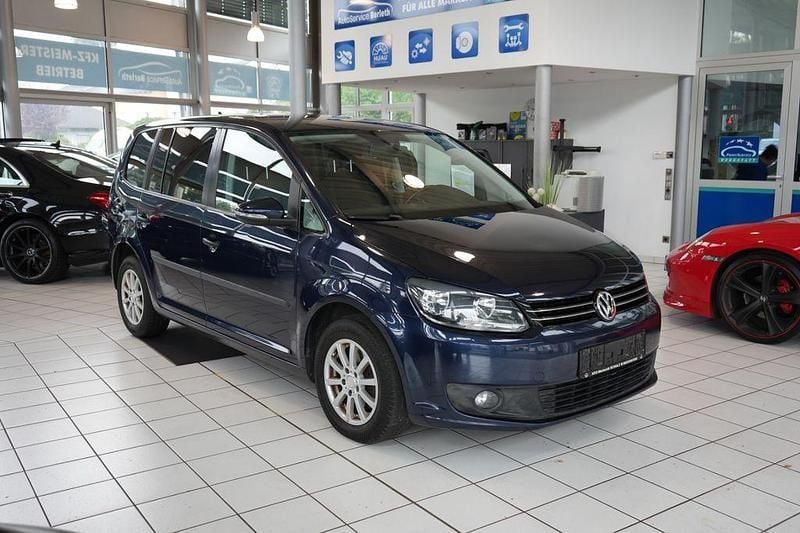 Blau Gebraucht 2013 VW Touran Trendline Van / Kleinbus | 5.800 € (Fairer Preis) - Bild 1/4