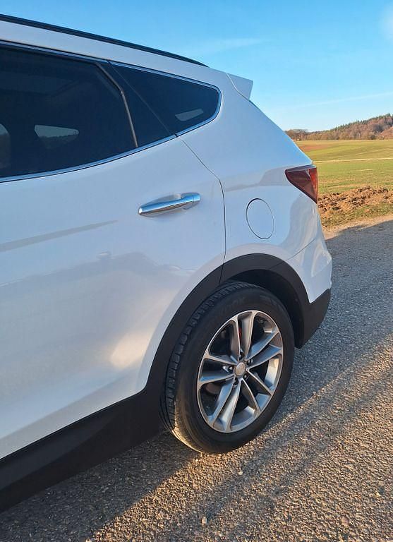 Gebraucht Hyundai Santa Fe Premium 200 PS (147 kW) 2017 Weiß SUV
