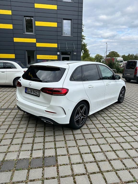 Gebraucht Mercedes B180 AMG 136 PS (100 kW) 2022 Schwarz Van / Kleinbus