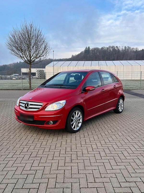 Gebraucht Mercedes B170 116 PS (85 kW) 2007 Rot Van / Kleinbus