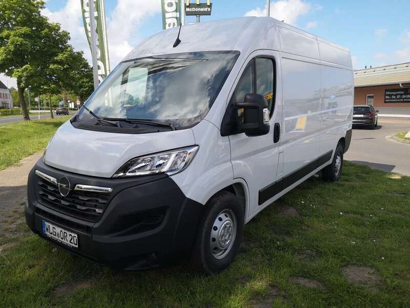 Weiss Gebraucht 2023 Opel Movano Van | 29.000 € (Fairer Preis) - Bild 1/4