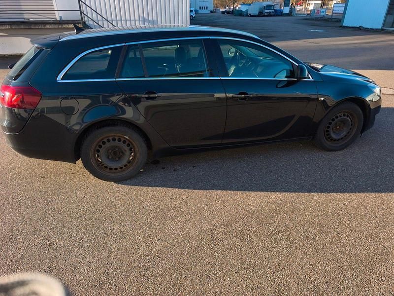 Gebraucht Opel Insignia Edition 140 PS (102 kW) 2013 Schwarz Kombi