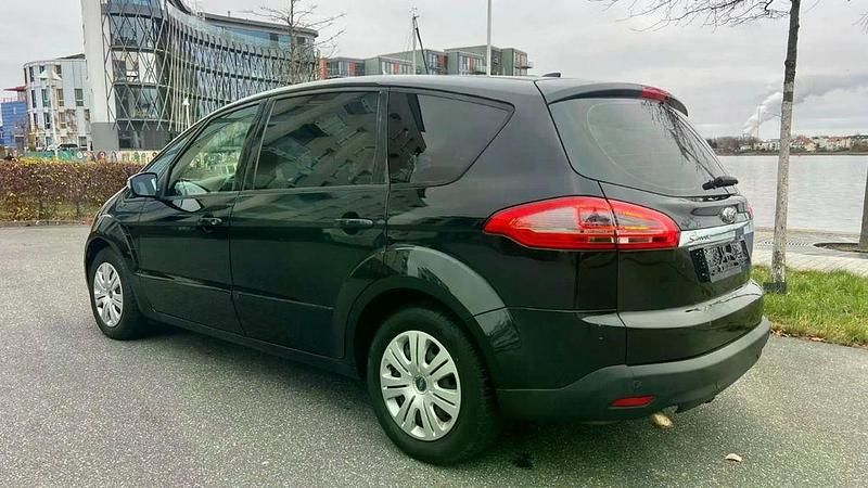 Gebraucht Ford S-MAX Trend 140 PS (102 kW) 2014 Pantherschwarz metallic Van / Kleinbus