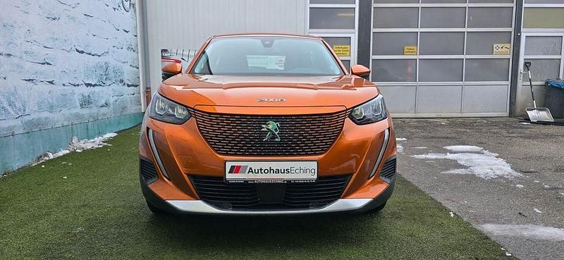 Gebraucht Peugeot e-2008 Active 100 kW (136 PS) 2021 Orange SUV