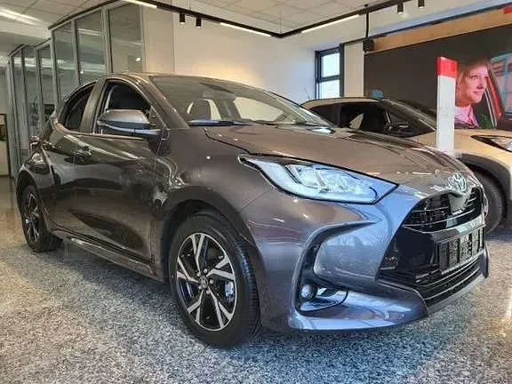 Gebraucht Toyota Yaris Comfort 116 PS (85 kW) 2024 Marlingrau metallic Kleinwagen
