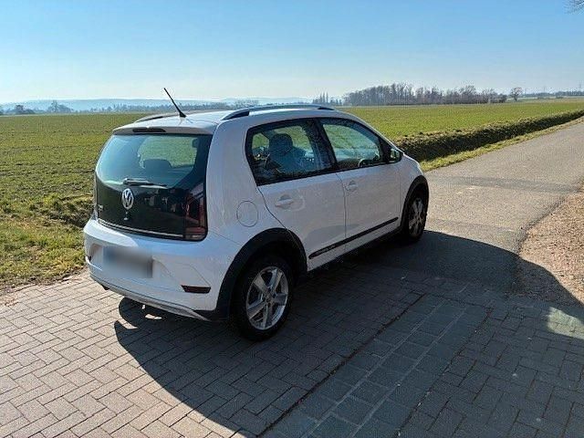Gebraucht VW cross up! 75 PS (55 kW) 2019 Weiß Kleinwagen