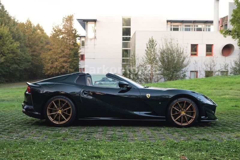Gebraucht Ferrari 812 799 PS (587 kW) 2021 Grün Cabrio