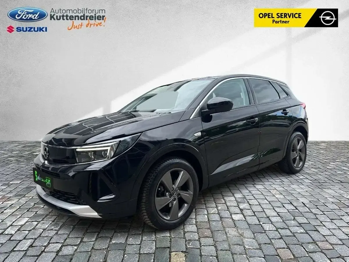 Gebraucht Opel Grandland X Elegance 131 PS (96 kW) 2023 Lackierung schwarz perla nera/ SUV