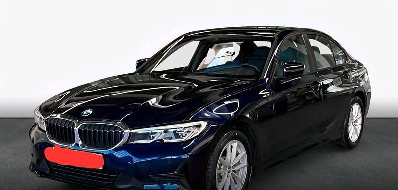 Blau Gebraucht 2021 BMW 330e Advantage Limousine | 29.999 € - Bild 1/1