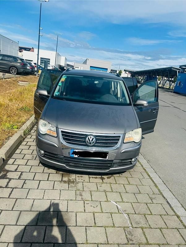 Silber Gebraucht 2007 VW Touran Van / Kleinbus | 3.900 € (Etwas zu teuer) - Bild 1/4
