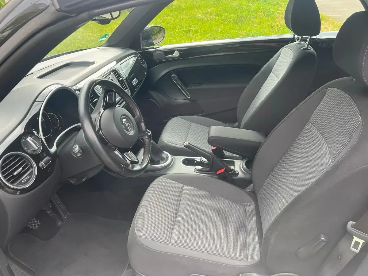 Gebraucht VW Beetle Cabriolet 105 PS (77 kW) 2015 Schwarz Cabrio
