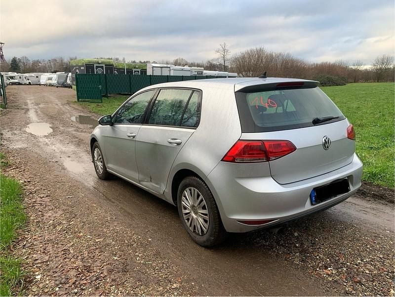 Gebraucht VW Golf 110 PS (80 kW) 2015 Silber Limousine