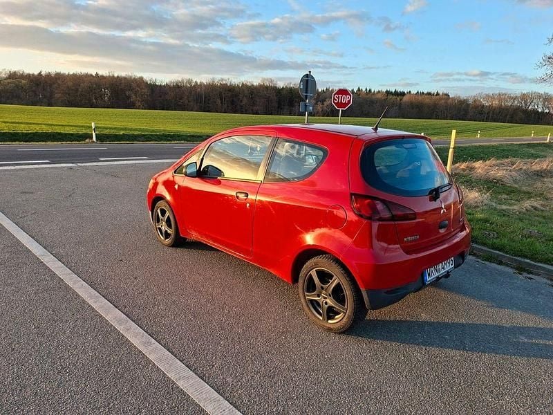 Gebraucht Mitsubishi Colt 75 PS (55 kW) 2009 Rot Kleinwagen
