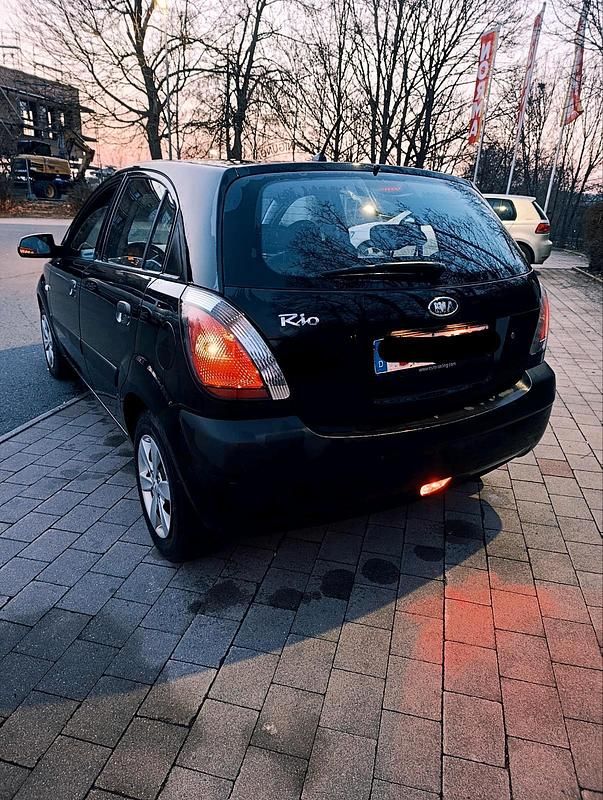Gebraucht Kia Rio 100 PS (73 kW) 2009 Schwarz Limousine