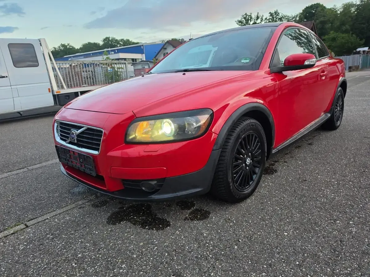 Gebraucht Volvo C30 100 PS (73 kW) 2008 Rot Kleinwagen