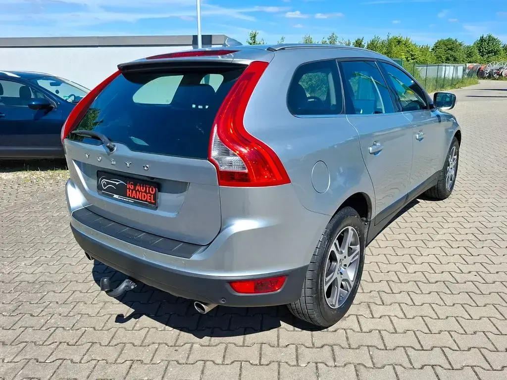 Gebraucht Volvo XC60 Summum 224 PS (164 kW) 2011 Silber SUV