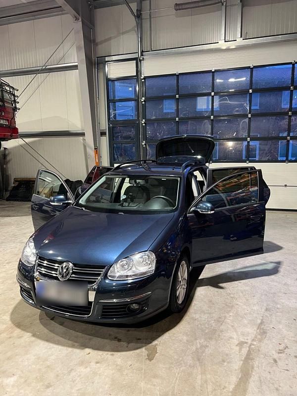 Gebraucht VW Golf V Comfortline 105 PS (77 kW) 2009 Blau Kombi