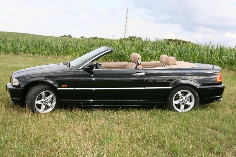 Gebraucht BMW 318 143 PS (105 kW) 2001 Schwarz Cabrio