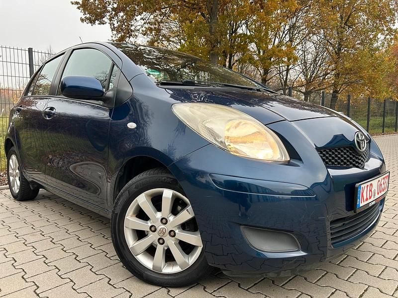 Blau Gebraucht 2009 Toyota Yaris Kleinwagen | 3.900 € (Fairer Preis) - Bild 1/4