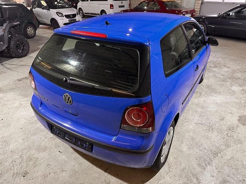 Używany VW Polo Trendline 54 KM (39 kW) 2005 Niebieski Hatchback
