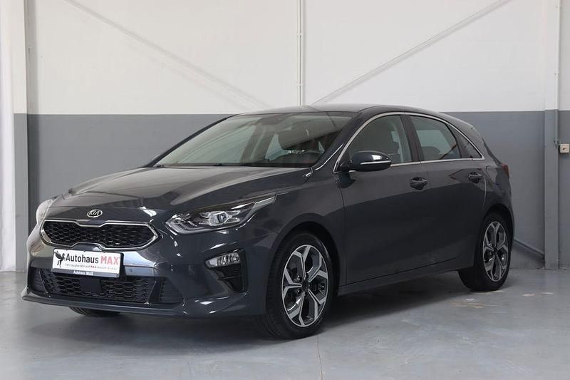 Gebraucht Kia Ceed Spirit 140 PS (102 kW) 2019 Grau Kleinwagen