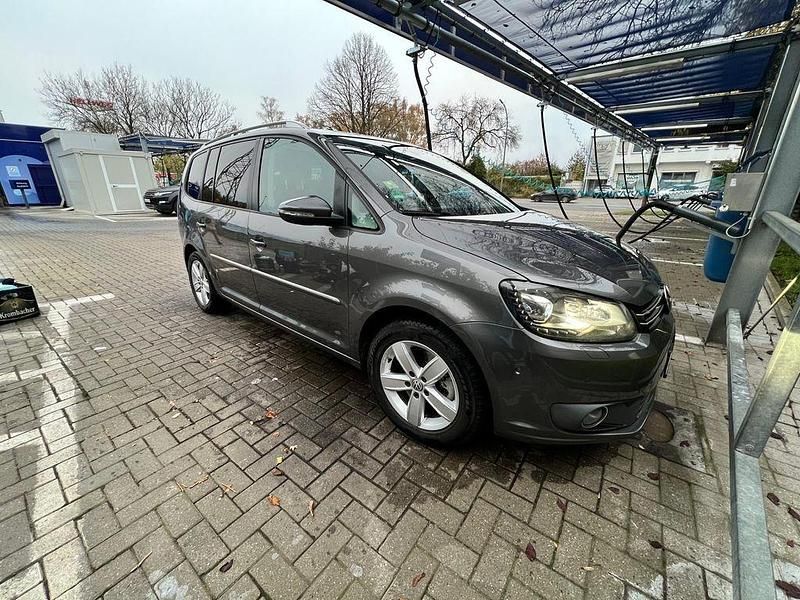 Gebraucht VW Touran Highline 170 PS (125 kW) 2012 Grau Van / Kleinbus