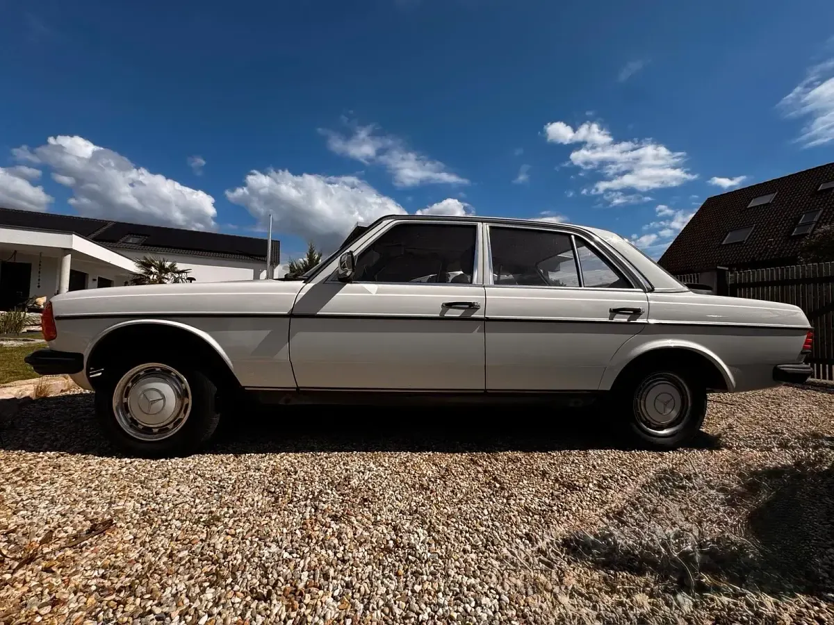 Gebraucht Mercedes 230 1983 Weiß Limousine