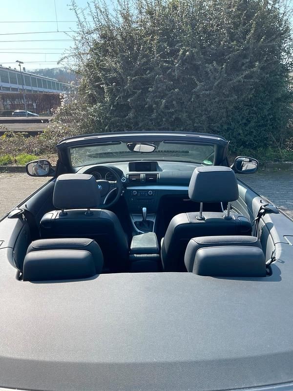 Gebraucht BMW 118 Cabriolet 143 PS (105 kW) 2010 Schwarz Cabrio
