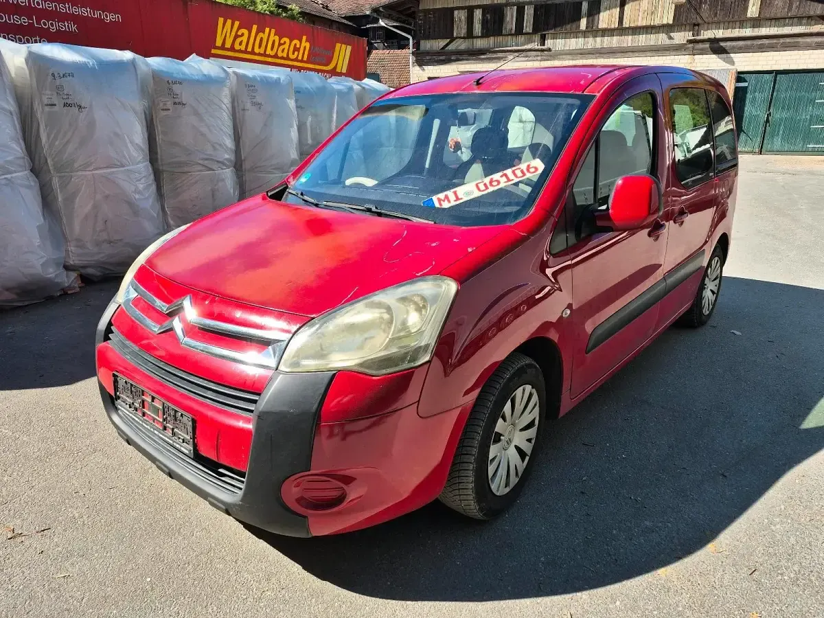 Used Citroën Berlingo 90 HP (66 kW) 2008 Red Minivan
