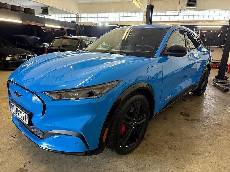 Gebraucht Ford Mustang Mach-E 258 kW (351 PS) 2022 Blau SUV