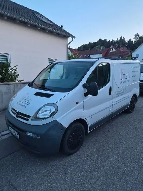 Gebraucht Opel Vivaro 82 PS (60 kW) 2004 Weiß Van / Kleinbus
