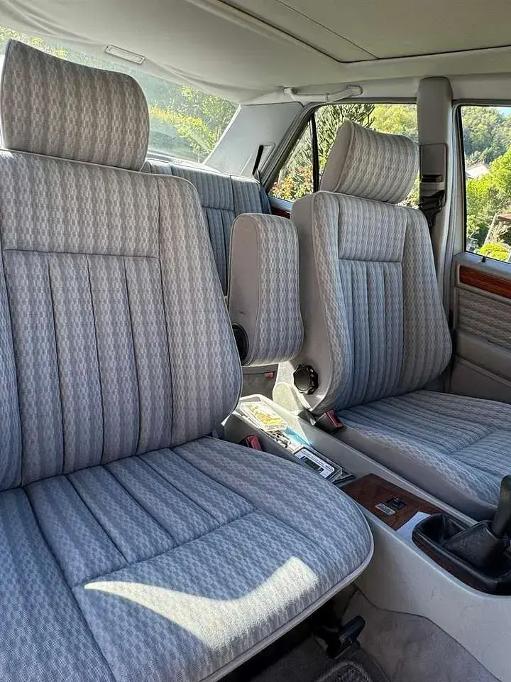 Gebraucht Mercedes E300 113 PS (83 kW) 1991 Grau Limousine