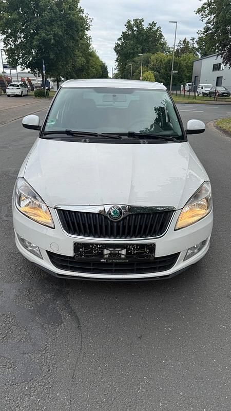 Gebraucht Skoda Fabia 75 PS (55 kW) 2012 Weiß Limousine