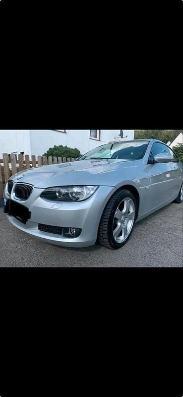 Silber Gebraucht 2007 BMW 325 Coupé | 8.500 € - Bild 1/4