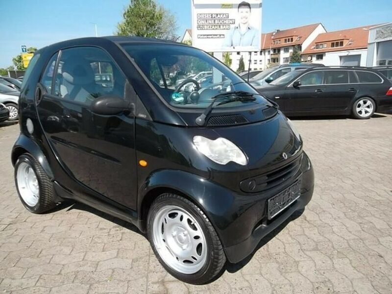 Schwarz metallic Gebraucht 2003 Smart ForTwo Coupé Coupé | 1.750 € (Fairer Preis) - Bild 1/4