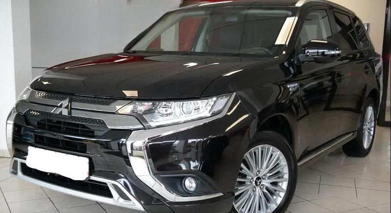 Schwarz Gebraucht 2019 Mitsubishi Outlander P-HEV SUV | 25.800 € (Teuer) - Bild 1/4