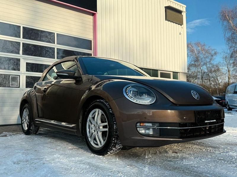 Gebraucht VW Beetle Cabriolet Design 140 PS (102 kW) 2013 Braun Cabrio