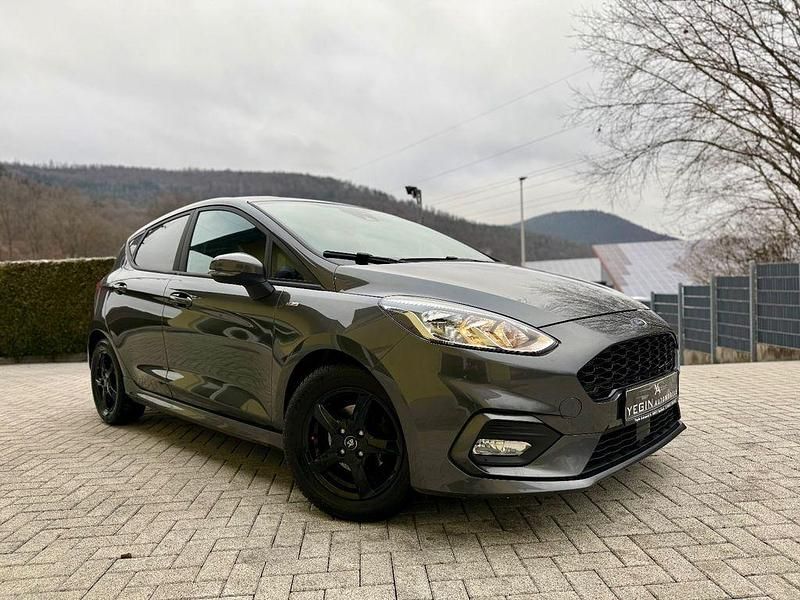 Grau Gebraucht 2019 Ford Fiesta ST-Line Limousine | 8.990 € (Guter Preis) - Bild 1/4
