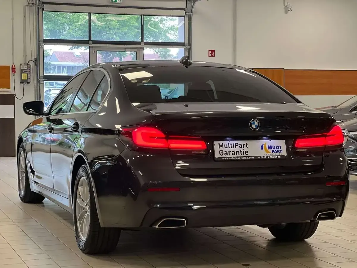 Gebraucht BMW 530 Performance 286 PS (210 kW) 2022 Grau Limousine
