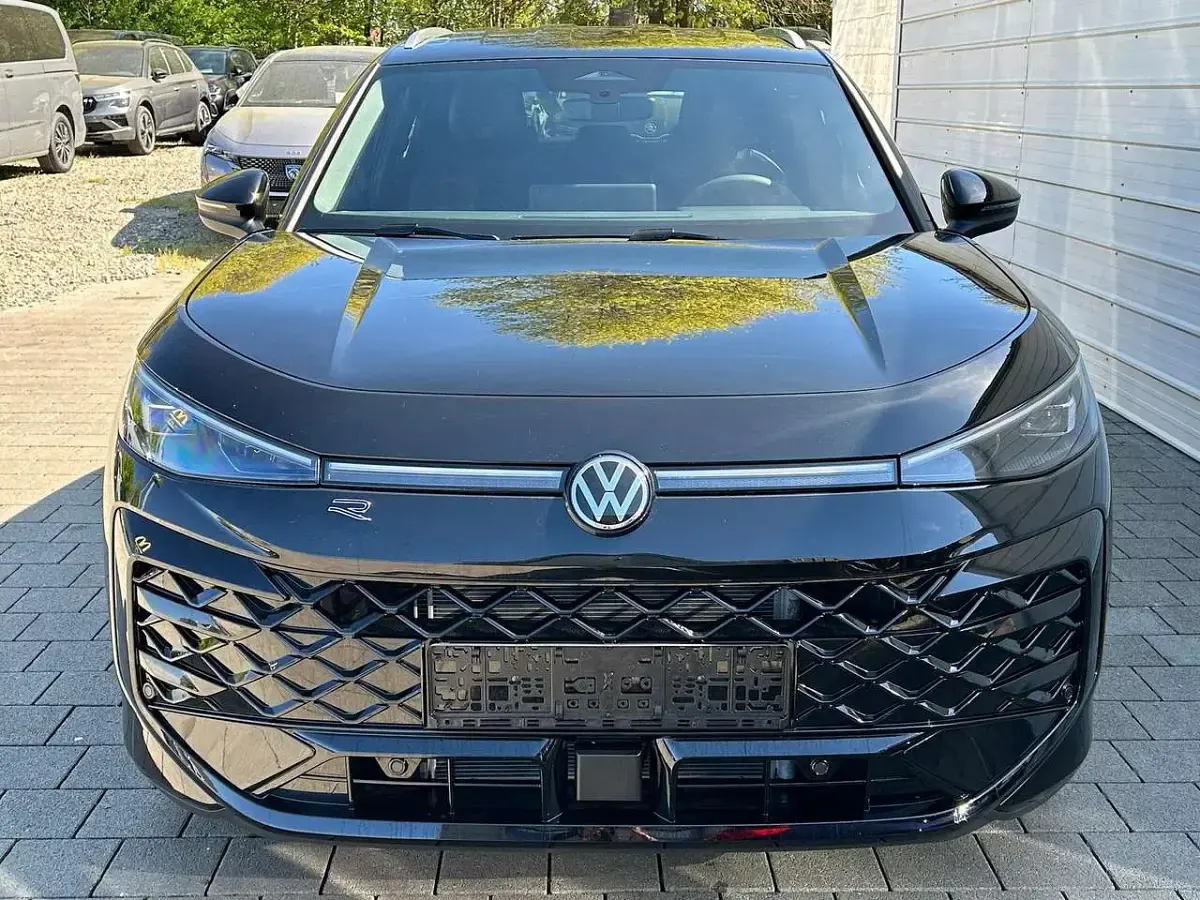 Neu VW T-Roc R-line 150 PS (110 kW) 2026 Grenadillschwarz metallic SUV