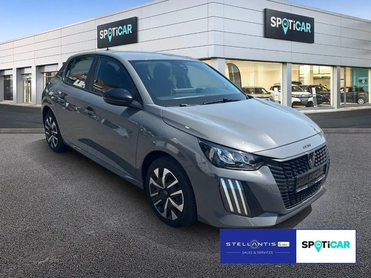 Gebraucht Peugeot 208 Active 101 PS (74 kW) 2024 Grau Kleinwagen