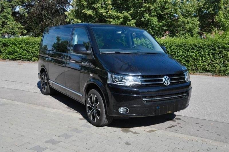 Schwarz Gebraucht 2013 VW Multivan Highline Van / Kleinbus | 19.900 € - Bild 1/4